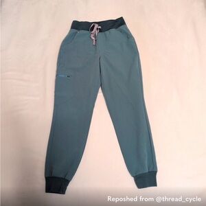 Figs hydrogreen joggers xs petite